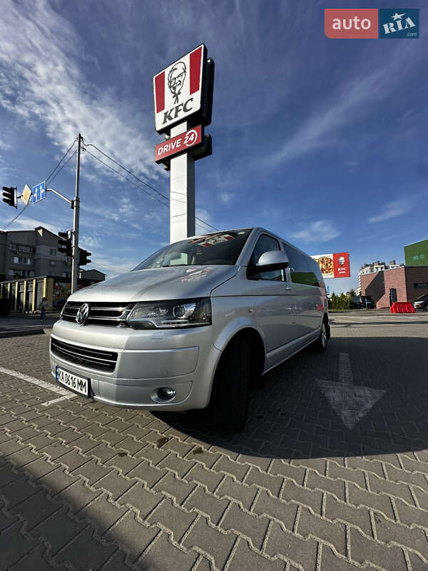 Volkswagen Caravelle 2015
