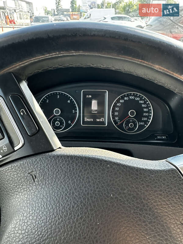 Минивэн Volkswagen Caravelle 2015 в Киеве