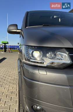 Минивэн Volkswagen Caravelle 2013 в 