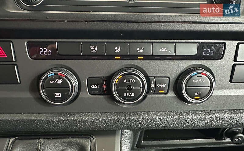 Минивэн Volkswagen Caravelle 2019 в Львове