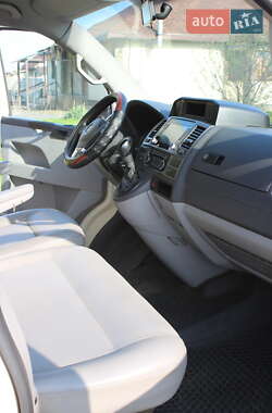 Мінівен Volkswagen Caravelle 2012 в 