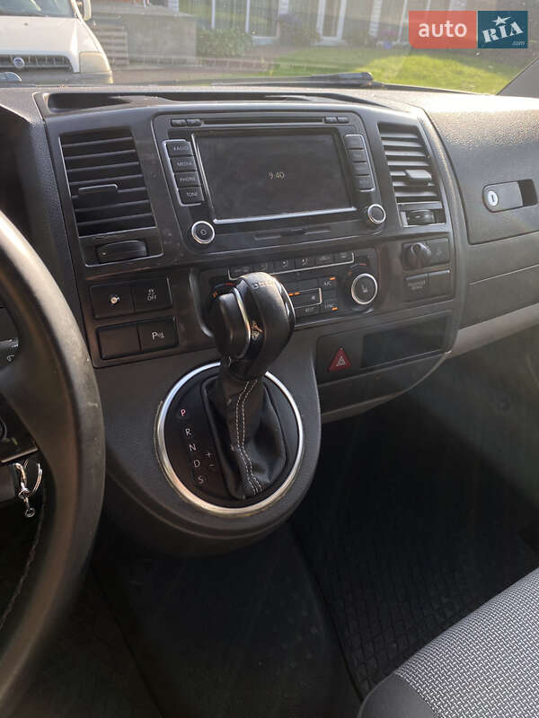 Минивэн Volkswagen Caravelle 2013 в Киеве
