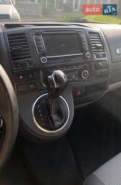 Минивэн Volkswagen Caravelle 2013 в 