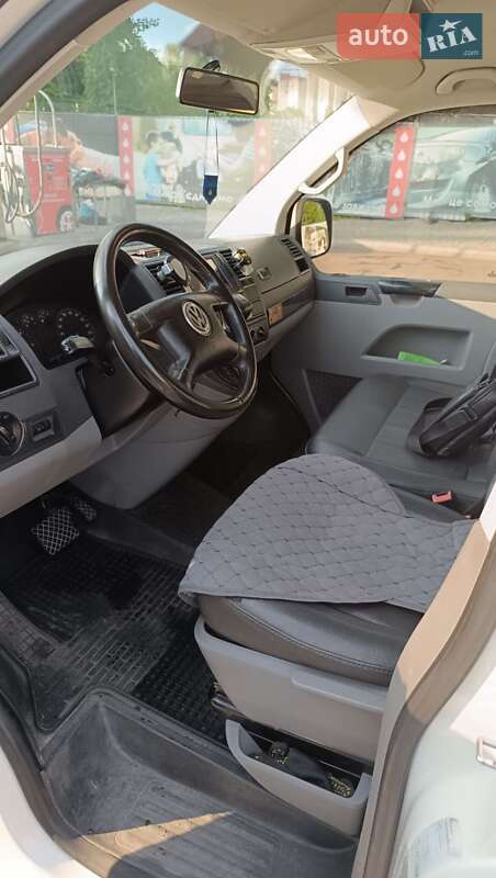 Минивэн Volkswagen Caravelle 2006 в Киеве