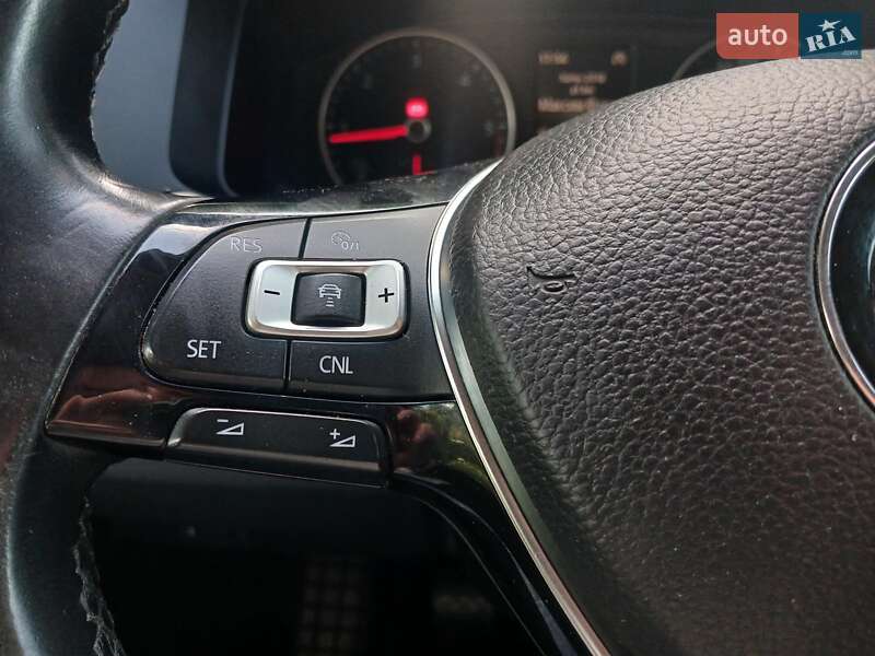 Мінівен Volkswagen Caravelle 2017 в Києві