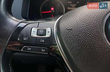 Минивэн Volkswagen Caravelle 2017 в 