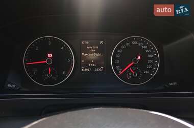 Минивэн Volkswagen Caravelle 2017 в 