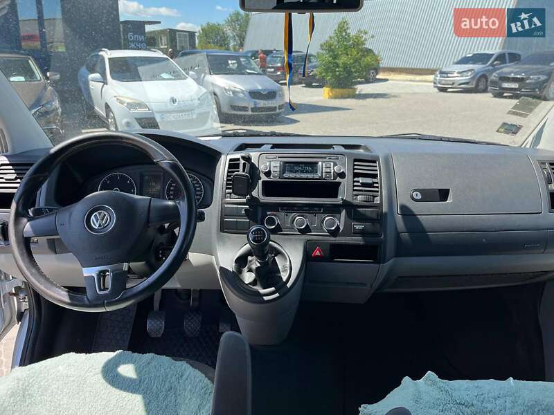 Минивэн Volkswagen Caravelle 2013 в Львове