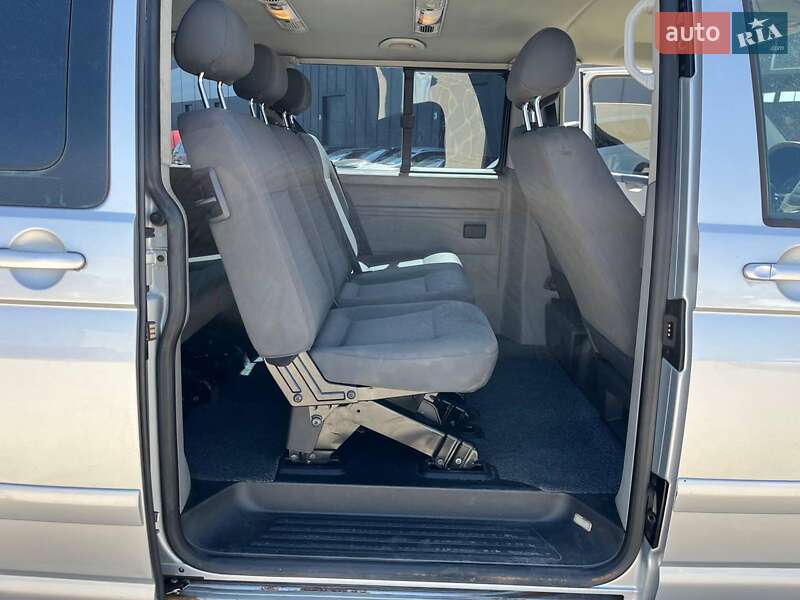 Минивэн Volkswagen Caravelle 2013 в Львове