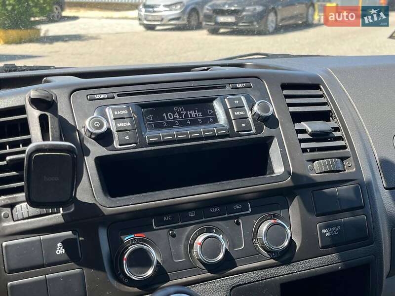 Минивэн Volkswagen Caravelle 2013 в Львове