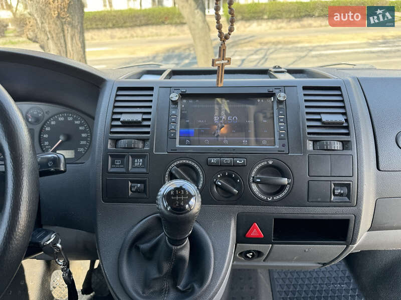 Минивэн Volkswagen Caravelle 2008 в Днепре