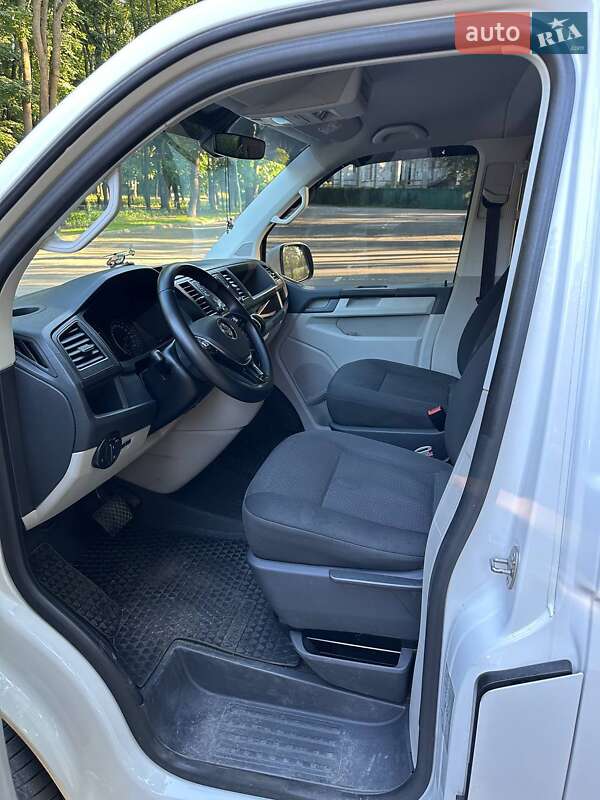 Минивэн Volkswagen Caravelle 2018 в Киеве фото 6 Минивэн Volkswagen Caravelle 2018 в Киеве