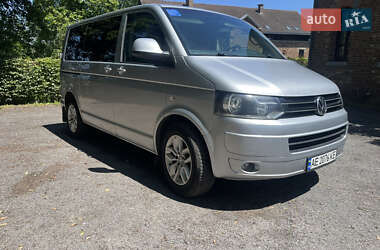 Volkswagen Caravelle 2012