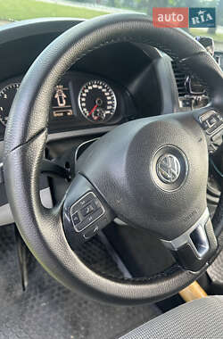 Минивэн Volkswagen Caravelle 2012 в 