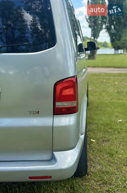 Минивэн Volkswagen Caravelle 2012 в 