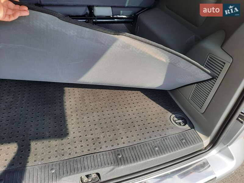 Минивэн Volkswagen Caravelle 2014 в Днепре