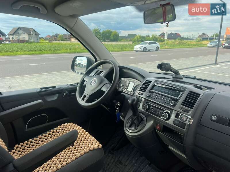 Минивэн Volkswagen Caravelle 2013 в Луцке