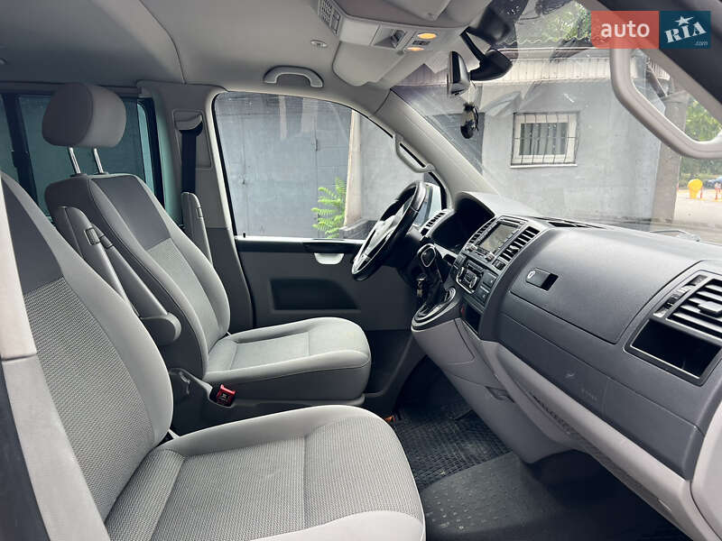 Минивэн Volkswagen Caravelle 2010 в Каменском