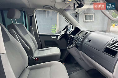 Минивэн Volkswagen Caravelle 2010 в 