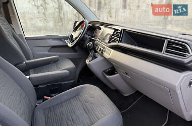 Минивэн Volkswagen Caravelle 2020 в 