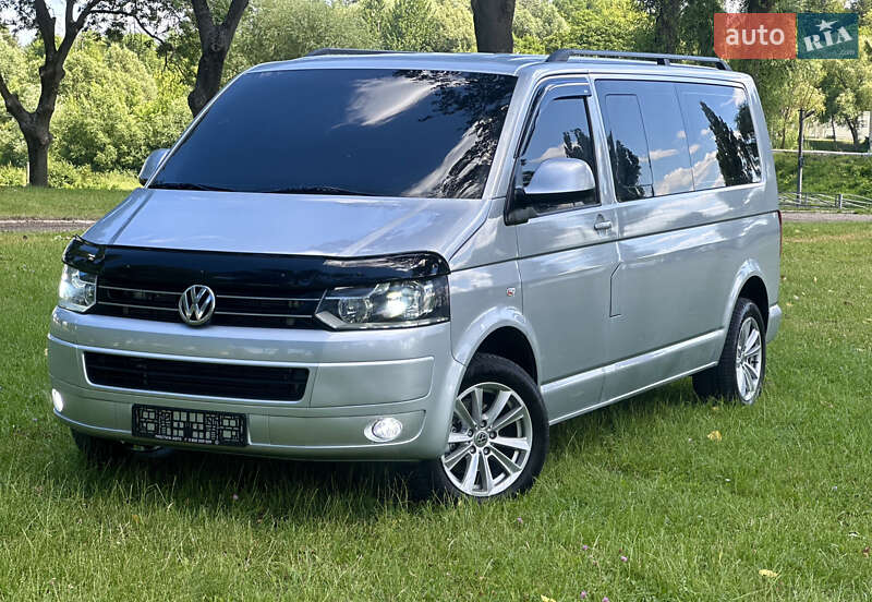 Volkswagen Caravelle 2012