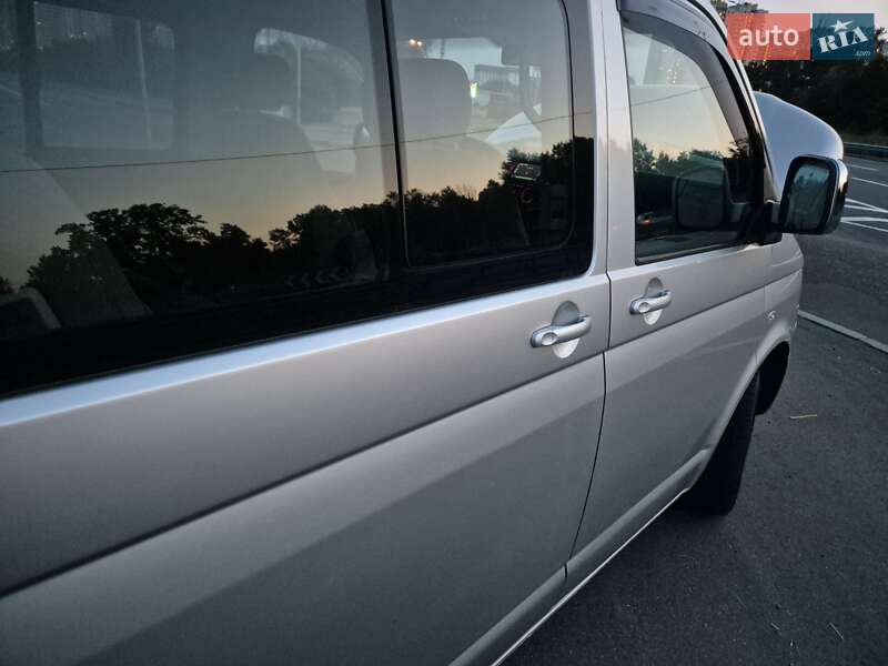 Минивэн Volkswagen Caravelle 2008 в Киеве