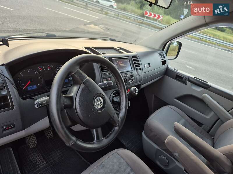 Минивэн Volkswagen Caravelle 2008 в Киеве