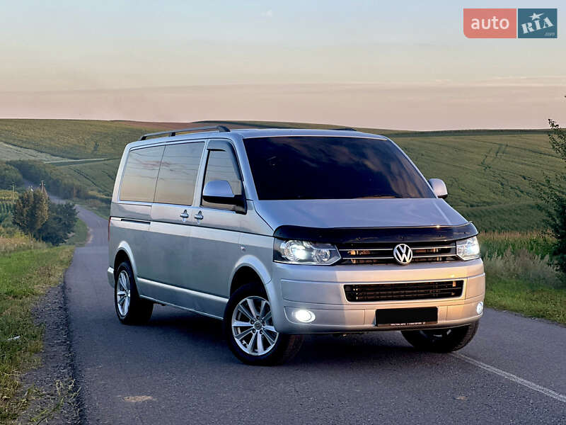 Volkswagen Caravelle 2012