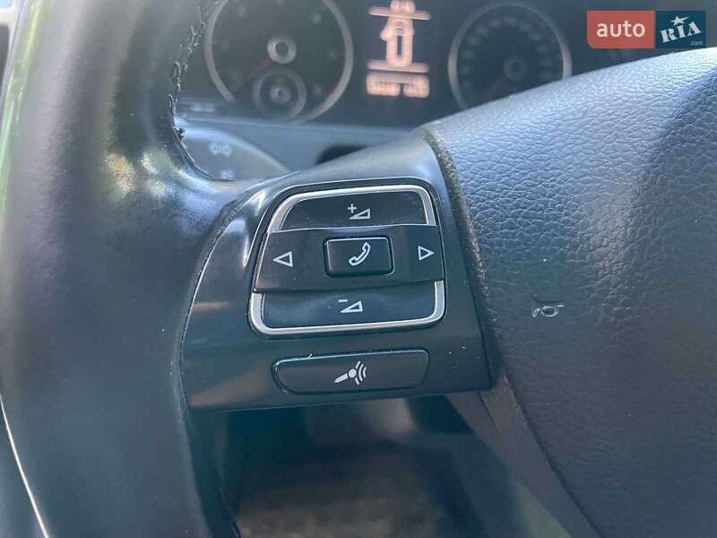 Минивэн Volkswagen Caravelle 2015 в Киеве