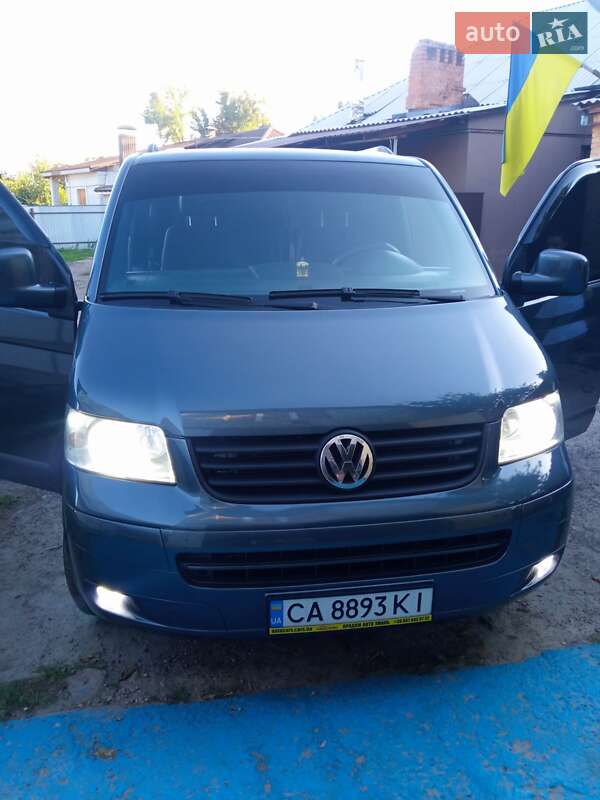 Минивэн Volkswagen Caravelle 2005 в 