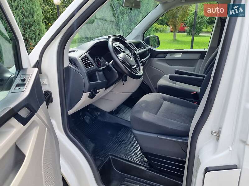 Мінівен Volkswagen Caravelle 2018 в Чернівцях фото 23 Мінівен Volkswagen Caravelle 2018 в Чернівцях