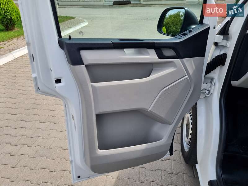 Мінівен Volkswagen Caravelle 2018 в Чернівцях фото 25 Мінівен Volkswagen Caravelle 2018 в Чернівцях