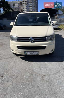 Volkswagen Caravelle 2010
