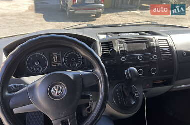 Минивэн Volkswagen Caravelle 2010 в 