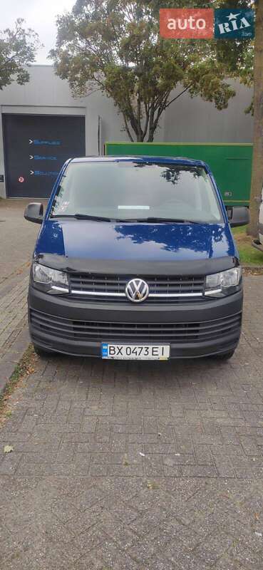Минивэн Volkswagen Caravelle 2016 в 