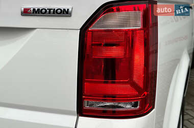 Минивэн Volkswagen Caravelle 2019 в 