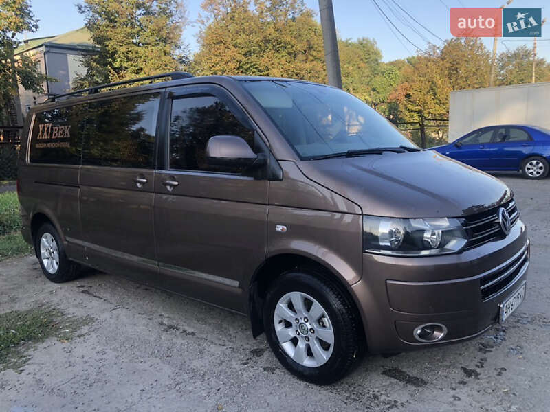 Мінівен Volkswagen Caravelle 2013 в Кам'янському