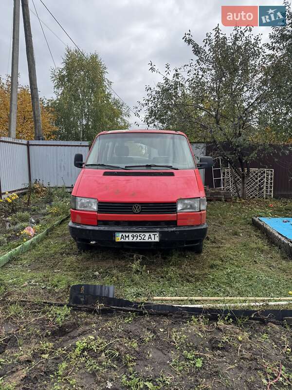 Минивэн Volkswagen Caravelle 1995 в  фото Минивэн Volkswagen Caravelle 1995 в