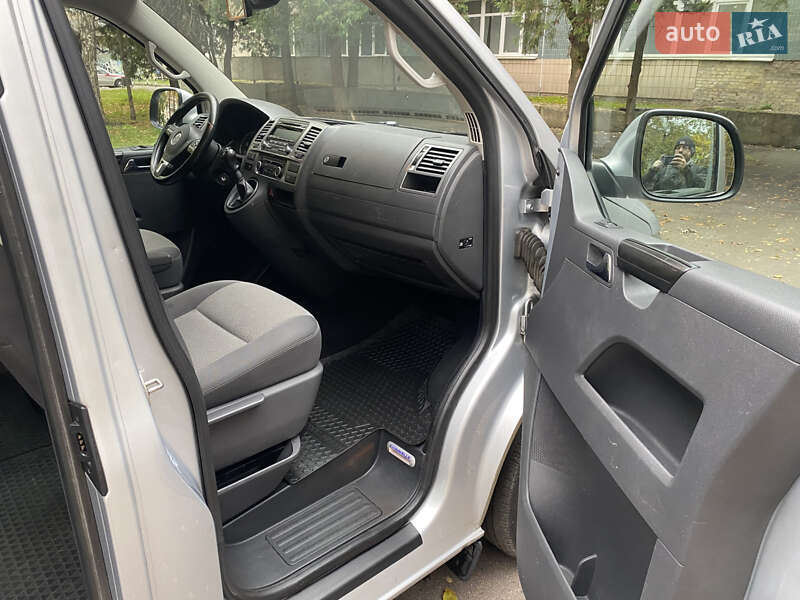 Мінівен Volkswagen Caravelle 2014 в Києві