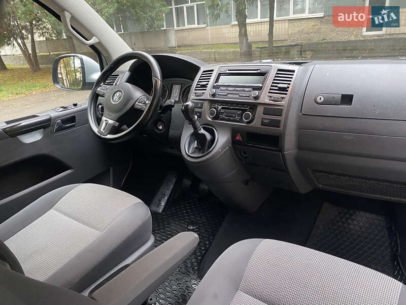 Мінівен Volkswagen Caravelle 2014 в Києві