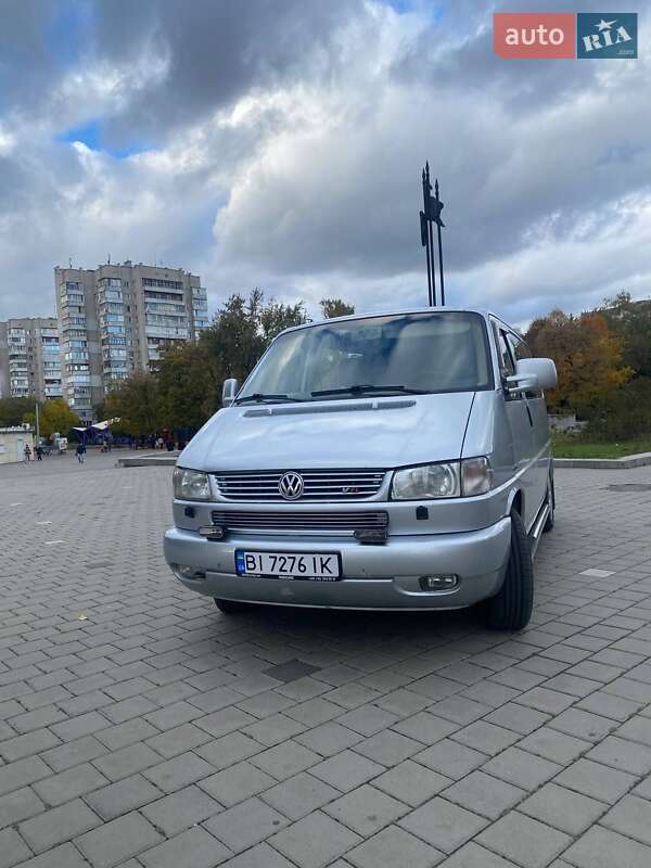 Мінівен Volkswagen Caravelle 2003 в  фото Мінівен Volkswagen Caravelle 2003 в