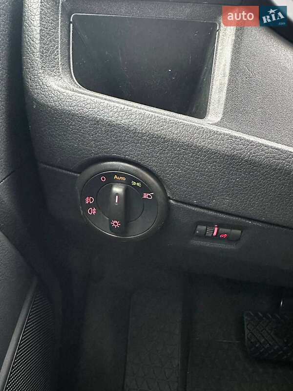 Минивэн Volkswagen Caravelle 2017 в Ужгороде