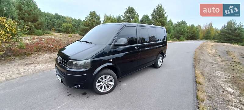 Минивэн Volkswagen Caravelle 2010 в Бородянке