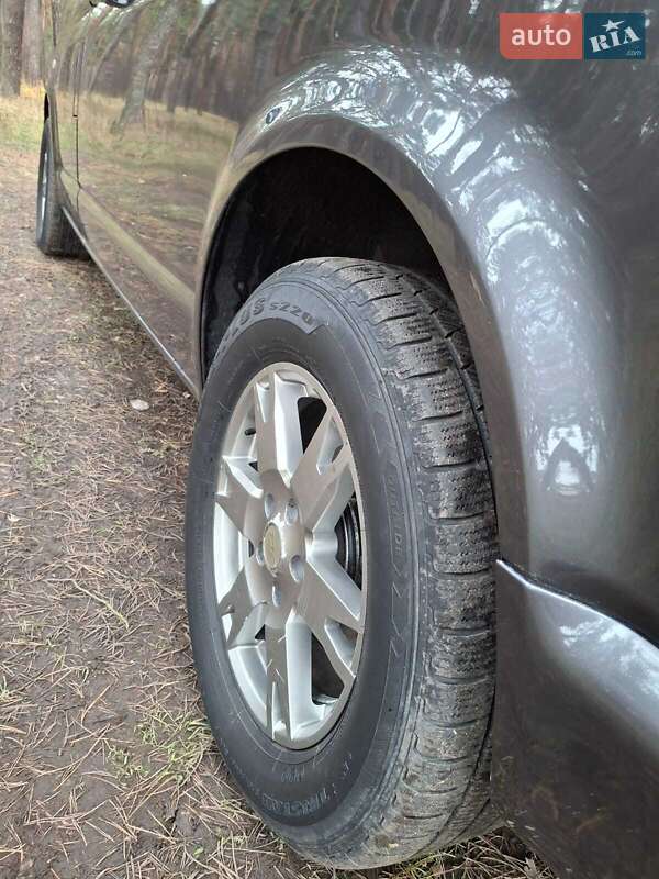 Минивэн Volkswagen Caravelle 2012 в Лебедине