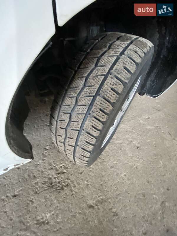 Минивэн Volkswagen Caravelle 2012 в Полтаве