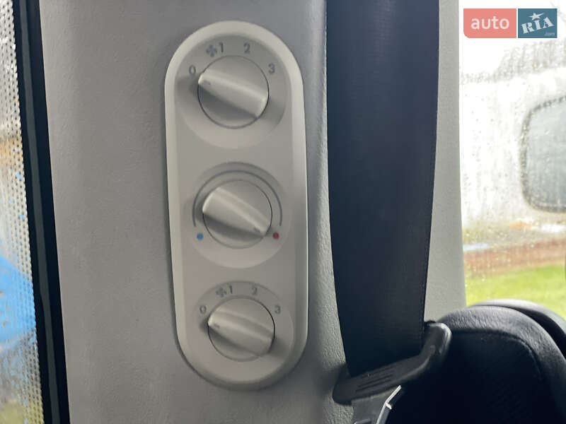 Минивэн Volkswagen Caravelle 2000 в Староконстантинове