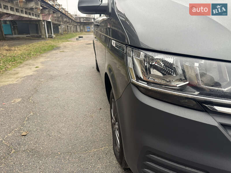 Мінівен Volkswagen Caravelle 2020 в Києві