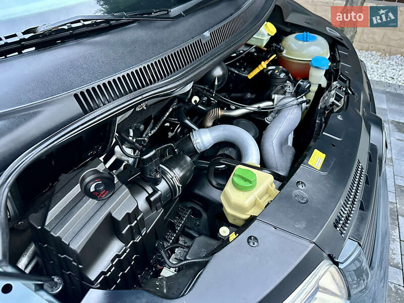 Минивэн Volkswagen Caravelle 2009 в Виноградове