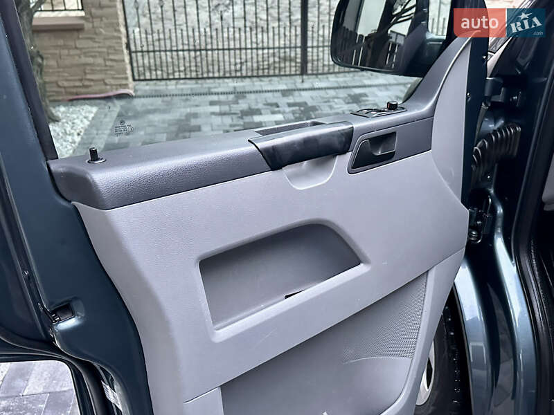 Минивэн Volkswagen Caravelle 2009 в Виноградове