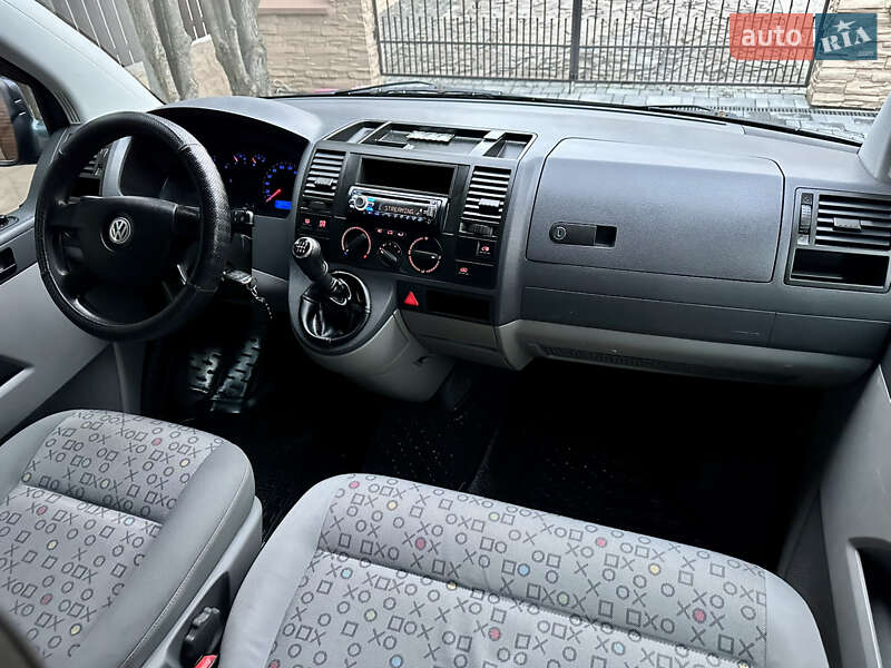 Минивэн Volkswagen Caravelle 2009 в Виноградове